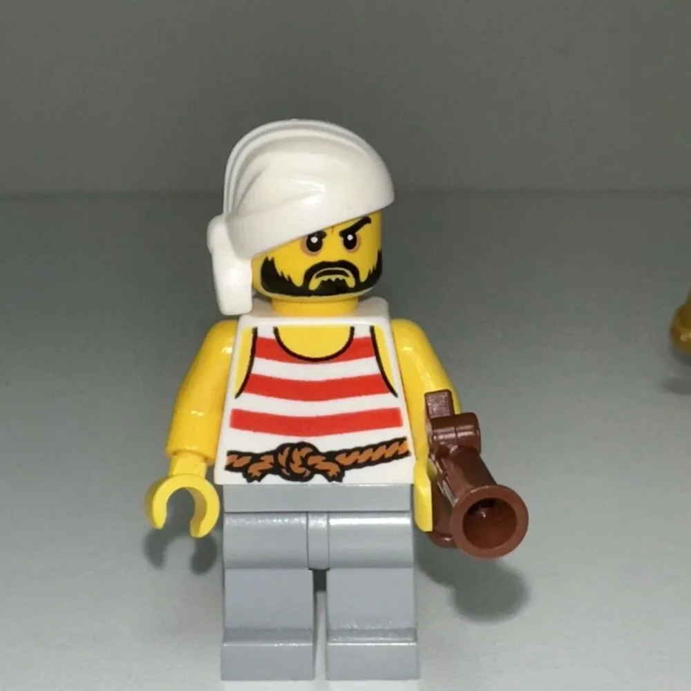 LEGO Pirate Princess Minifigure pi165 Pirates III 70411 pi160 pi163 Pirate Boy